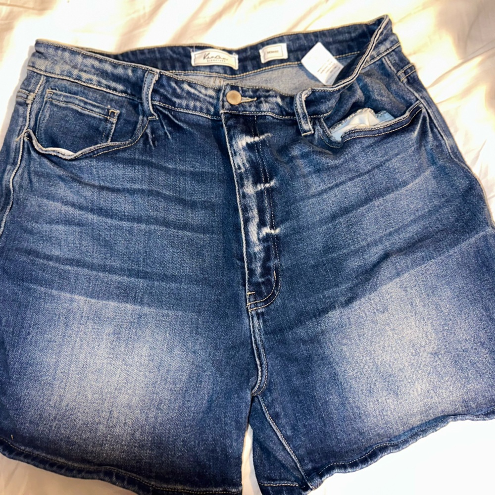 KanCan mom fit shorts size 32